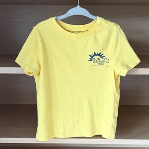 ✨$2✨Old Navy•Toddler Graphic Short Sleeve Tee | Yellow Construction Print | 4T
